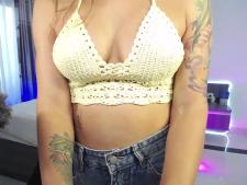 Una de las camgirls más apreciadas durante una sesión de sexo erótico webcam
