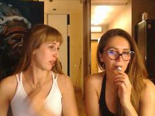Una de nuestras principales chicas webcam durante una sensual conversación de camseks