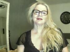 Nuestra señora webcam muestra der behamaat F parte del pecho para el chat de sexo