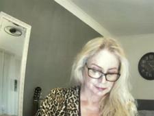 La dama de la webcam europea Penelop durante una actuación sexual de van der webcam