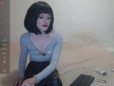 Actuaciones sexuales con webcam con nuestra emocionante chica webcam Emmily, origen Arabia