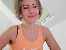una de las mujeres webcam durante una sesión traviesa de camseks
