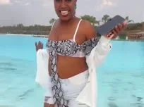 Tentación veraniega en la orilla